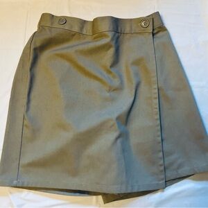 Khaki skort/ Royal Park school uniform/ NWOTG/ size 14